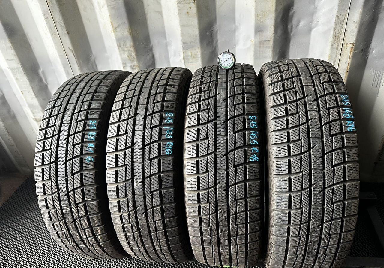Yokohama Yokohama Ice Guard IG30 215/65 R16 98Q