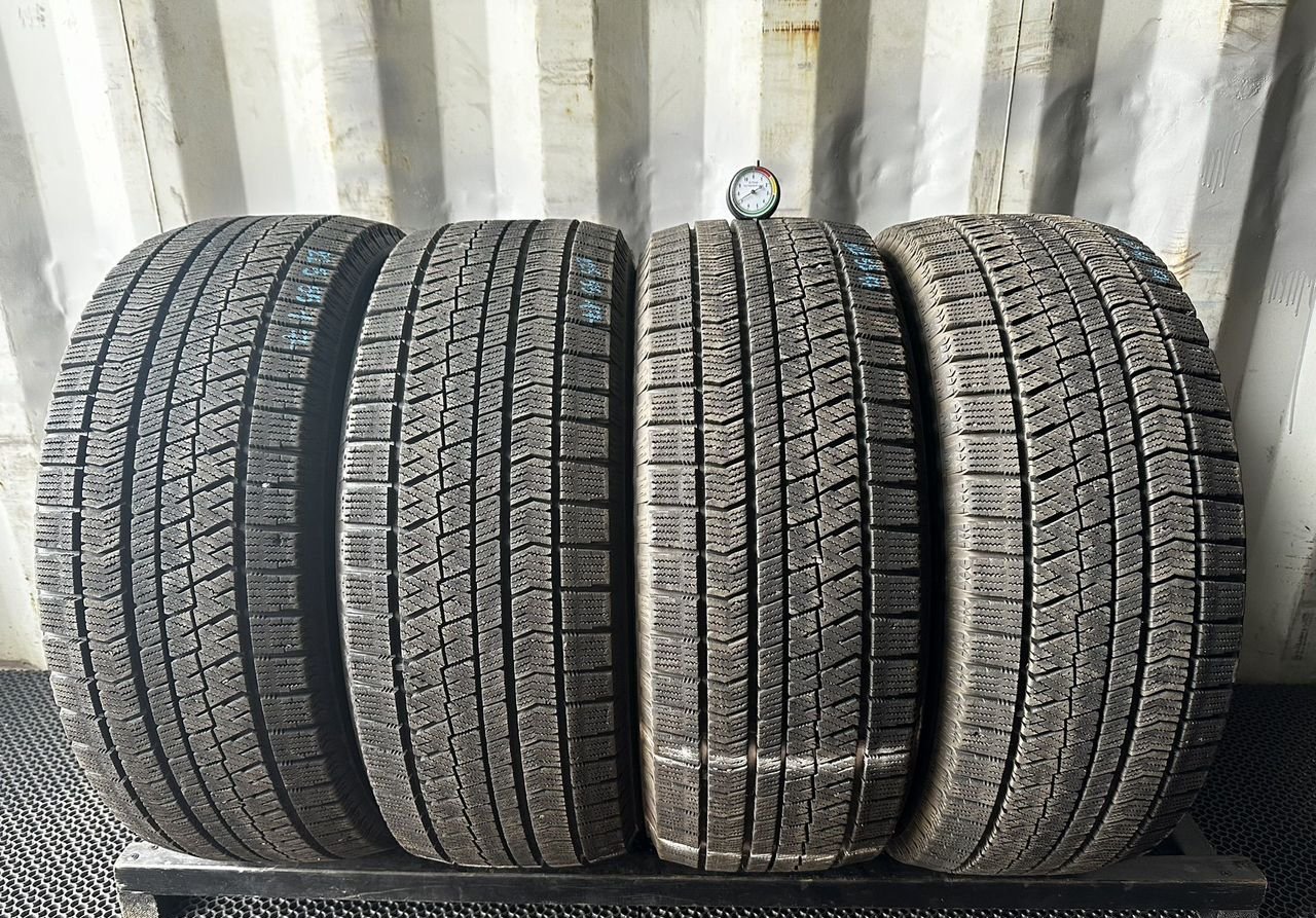 Bridgestone Bridgestone Blizzak VRX2 225/55 R17 97Q
