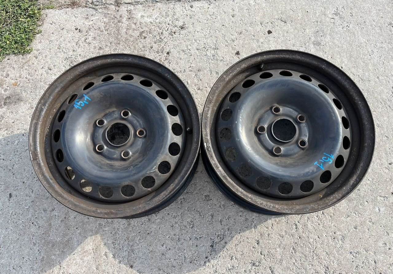 Volkswagen Штампованные диски Volkswagen 6×R15 5×100