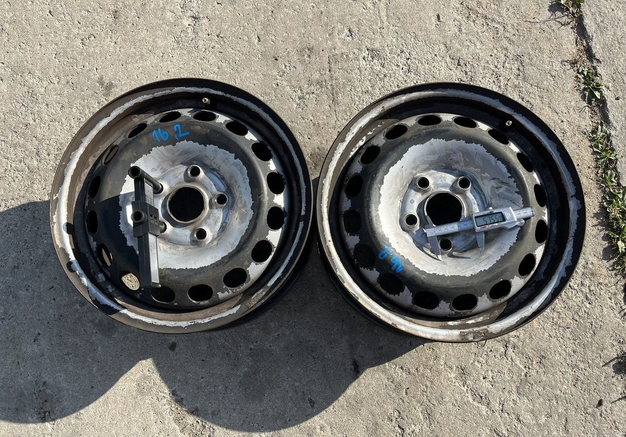 Volkswagen Штампованные диски Volkswagen 6×R15 5×114.3