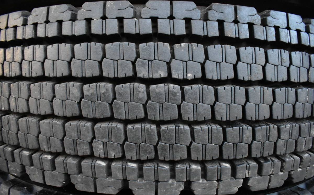 Bridgestone Размер: 12R22,5 чуть уже 315/80