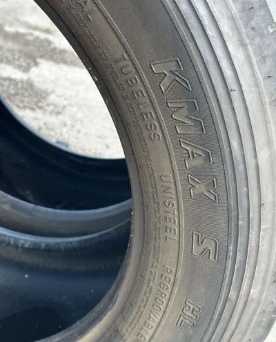 Грузовые шины бу 355/50r22.5 Goodyear kmax S — фото 10