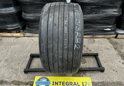 Автошина 445/45R19.5 Kumho KLT23 — фото 1