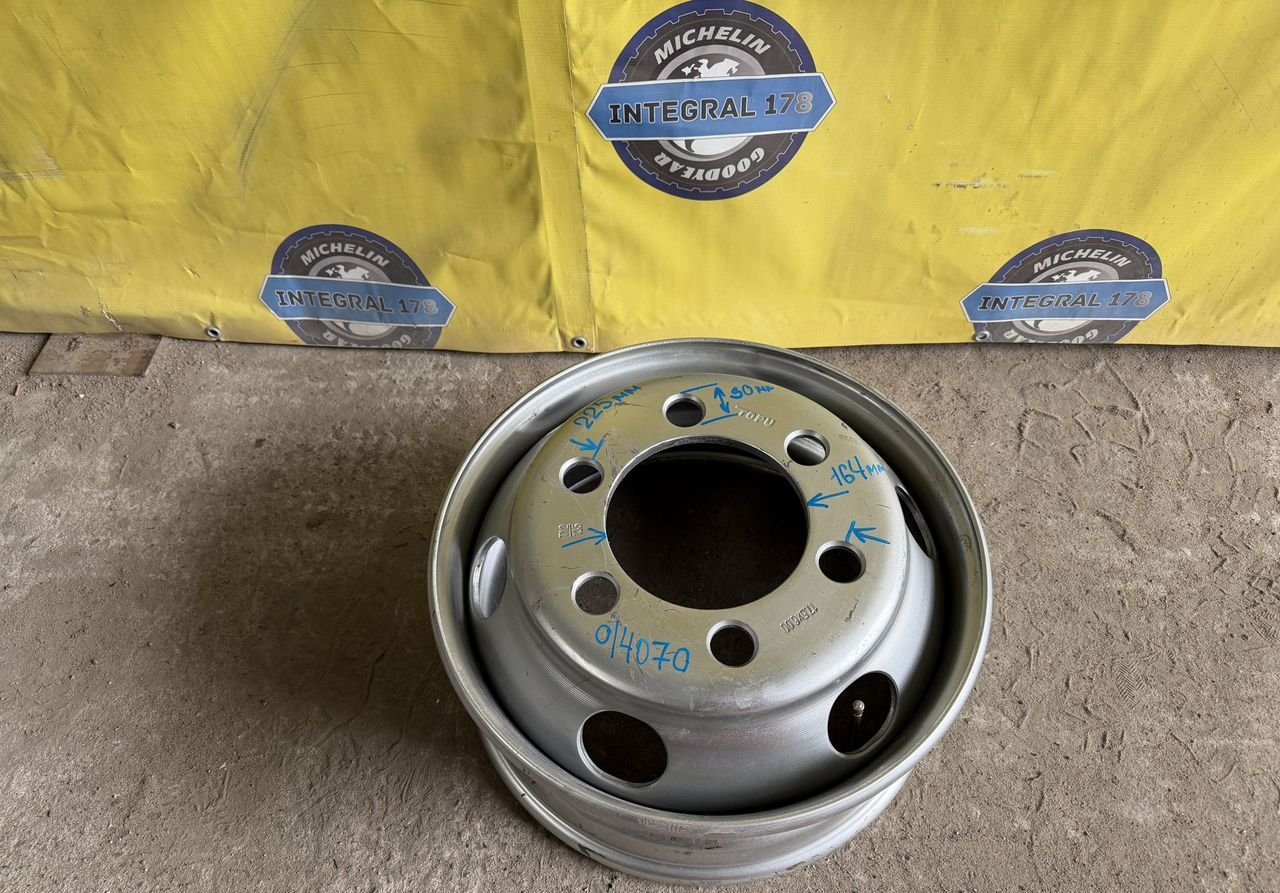 Topy Штампованные диски Topy ZINA 6×R17.5 6×225