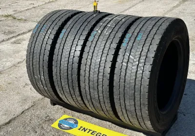 Шина б/у Pirelli TH01 295/60 R22.5 — фото 2