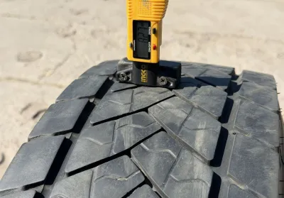 Шина б/у Goodyear kmax D 235/75 R17.5 — фото 4