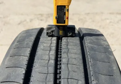 Шина б/у Bridgestone R-Steer 002 235/75 R17.5 — фото 4