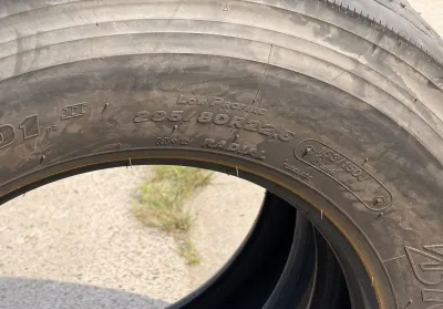 Грузовые шины б/у Bridgestone 295 80 R22.5 — фото 6