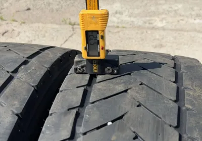 Грузовые шины б/у Goodyear kmax D 215 75 R17.5 — фото 5