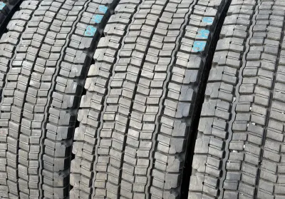 Грузовые шины б/у Bridgestone 295 80 R22.5 — фото 3