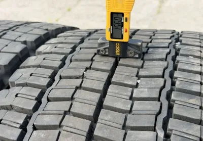 Грузовые шины б/у Bridgestone 295 80 R22.5 — фото 4